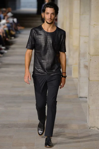 Look 40